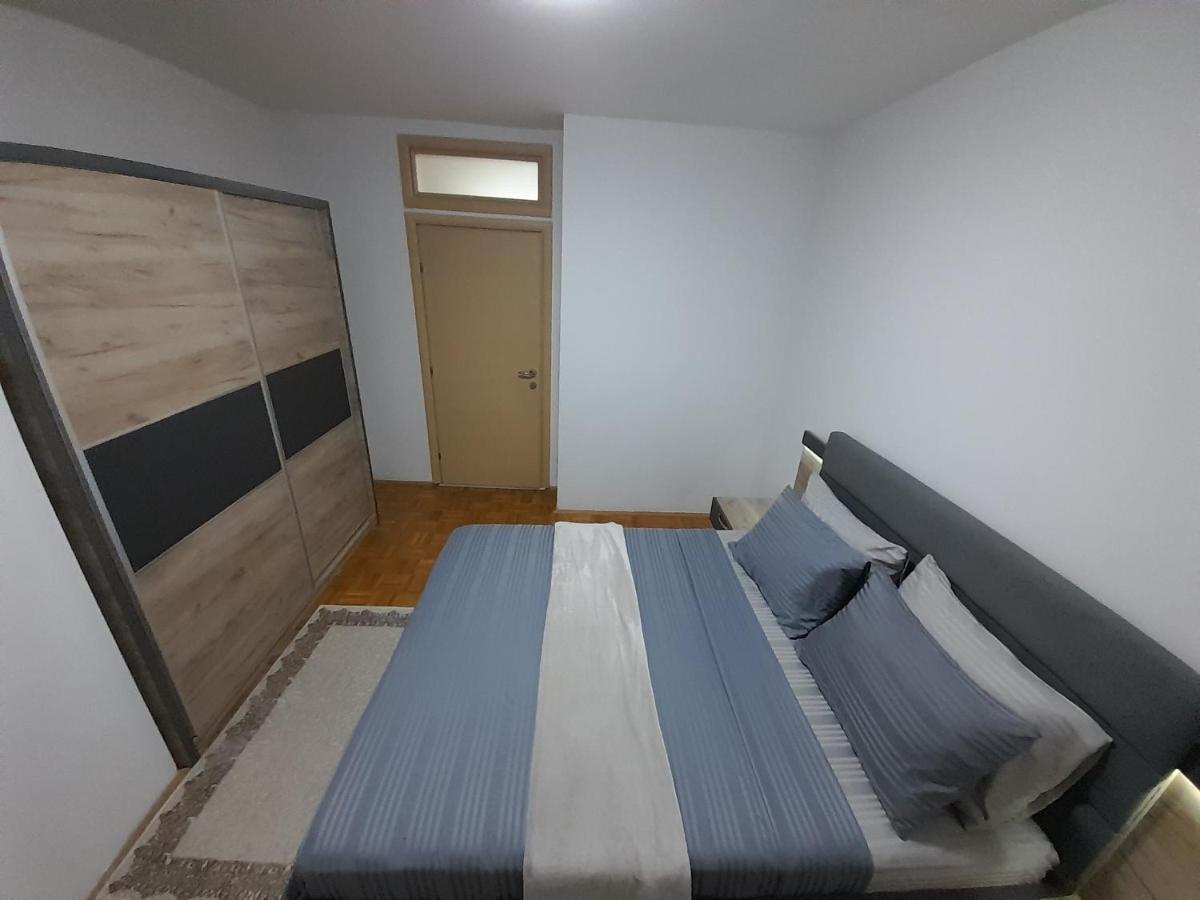 Gray Apartment 1 プリシュティナ エクステリア 写真