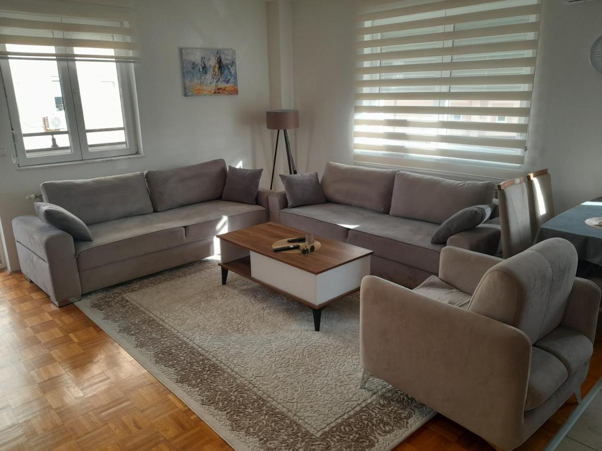 Gray Apartment 1 プリシュティナ エクステリア 写真