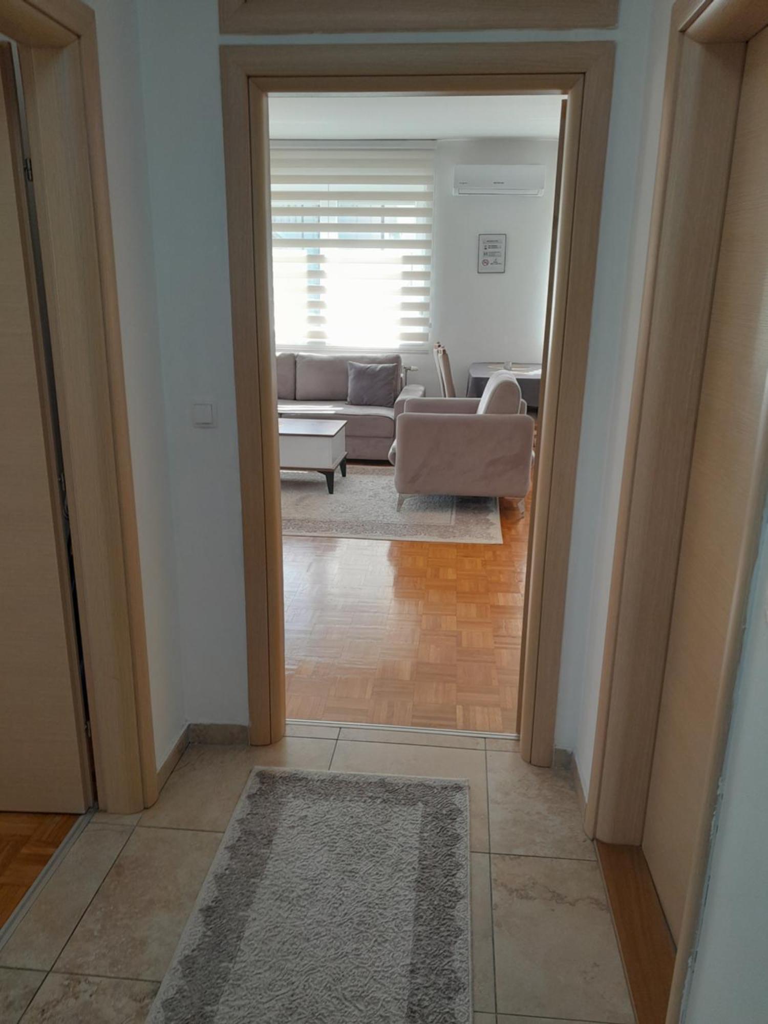 Gray Apartment 1 プリシュティナ エクステリア 写真